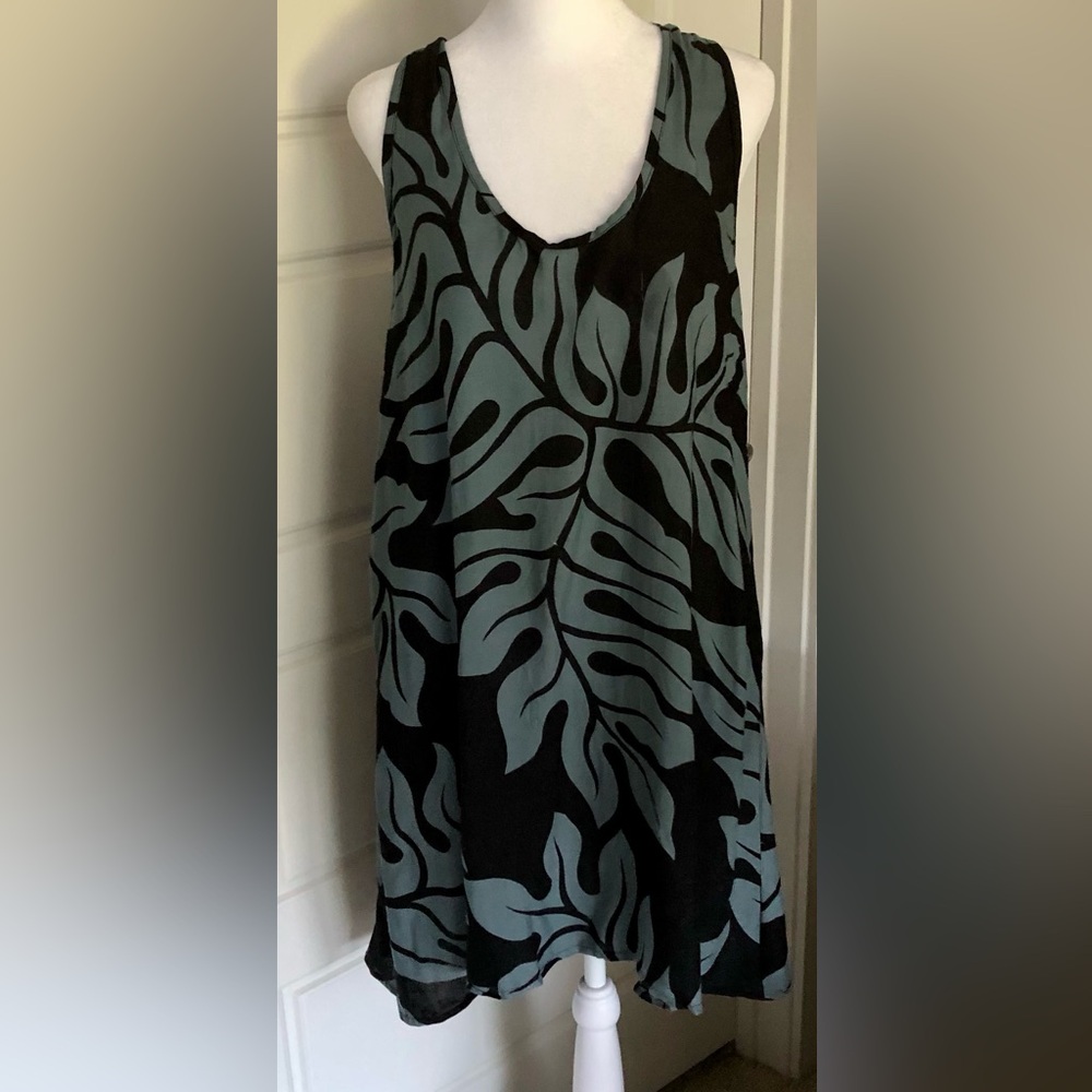 Banana Leaf Print Pullover Cover Up Dress in Black and Grey
